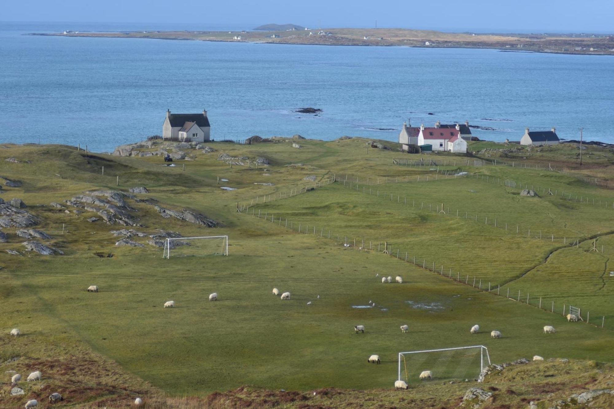 Вілла Glamping Pod For 2 Pod Beag Na Haun Eriskay Екстер'єр фото