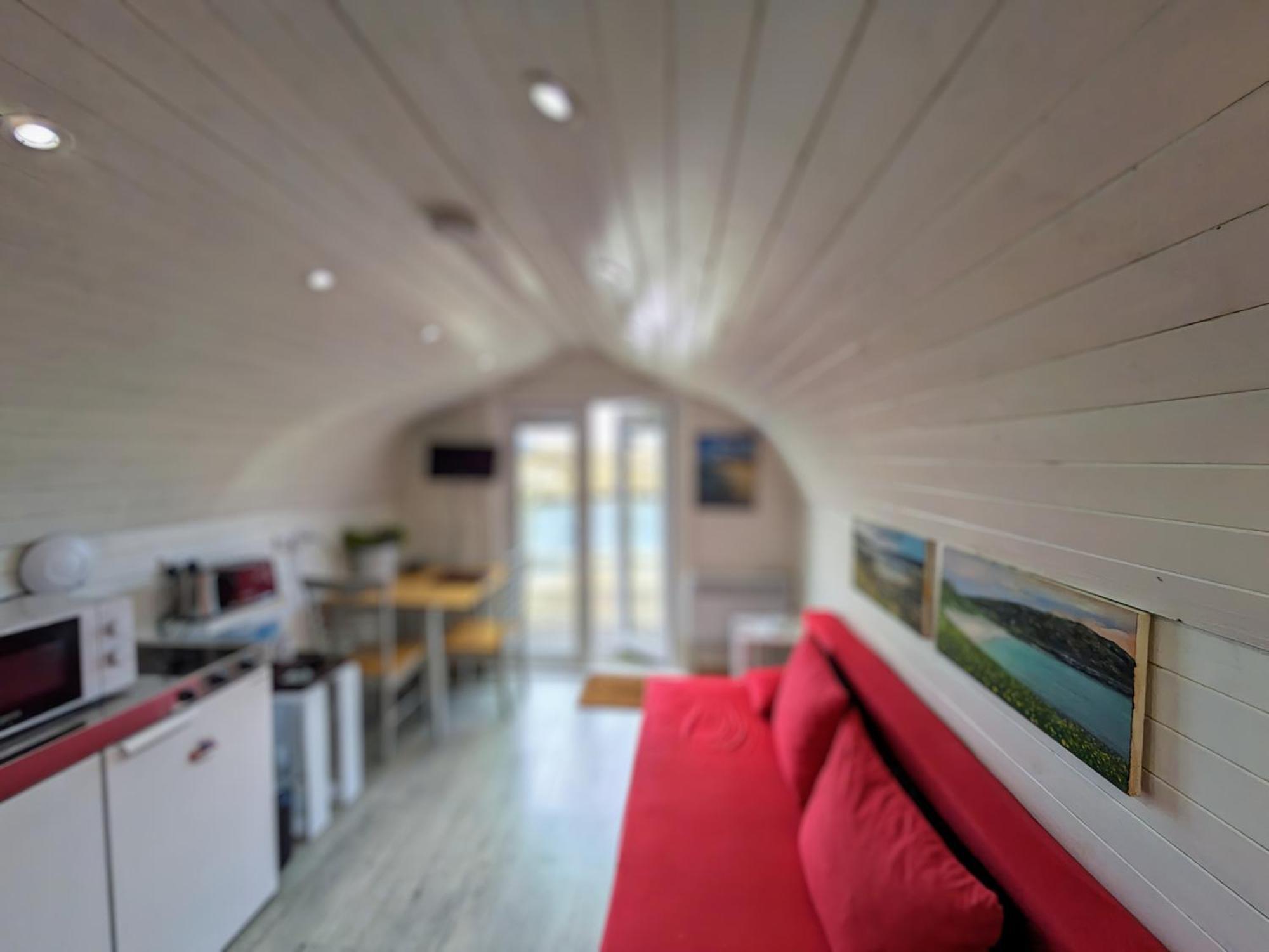 Вілла Glamping Pod For 2 Pod Beag Na Haun Eriskay Екстер'єр фото