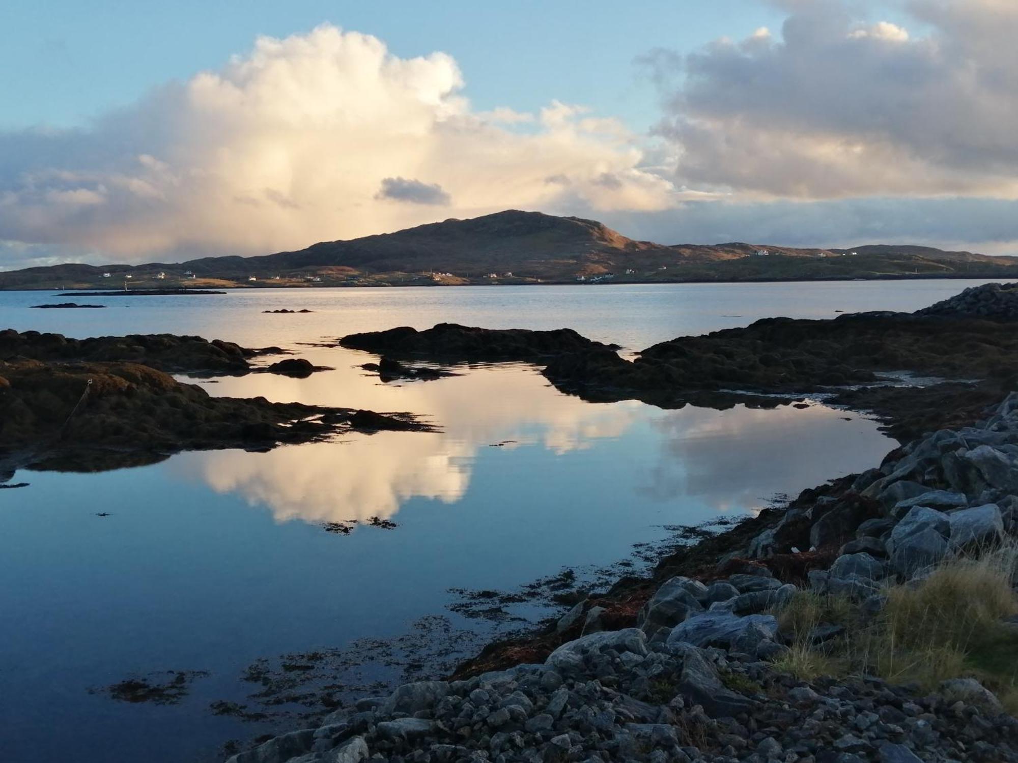 Вілла Glamping Pod For 2 Pod Beag Na Haun Eriskay Екстер'єр фото